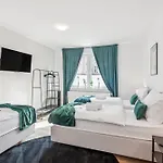 Apartament Aparties I Mitte I Voll Ausgestattet I Hochwertige Betten I Lage *