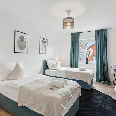 Aparties Homes I 24h Check-in I Mitte I Voll Ausgestattet I Hochwertige Betten I Lage *