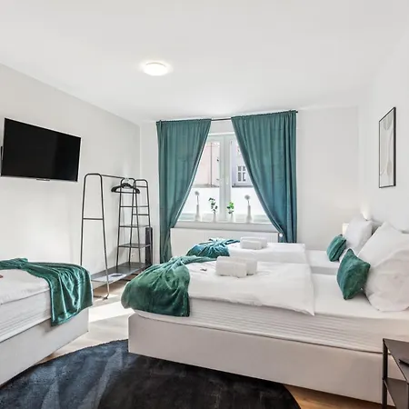 Lejlighed Aparties I Mitte I Voll Ausgestattet I Hochwertige Betten I Lage *