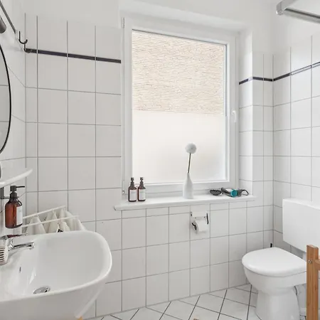 Aparties Homes I 24h Check-in I Mitte I Voll Ausgestattet I Hochwertige Betten I Lage *